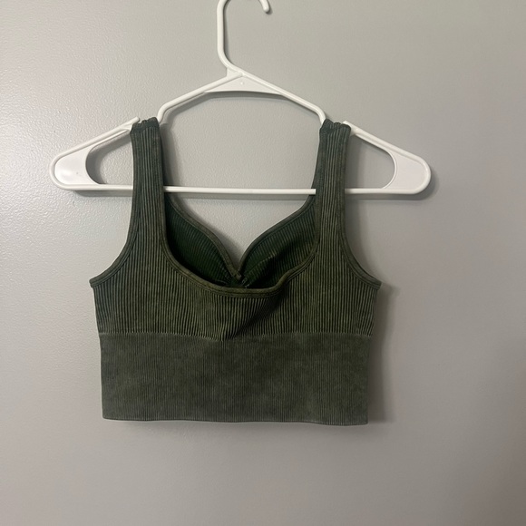 BO+TEE workout crop top. Size small. - Picture 2 of 3